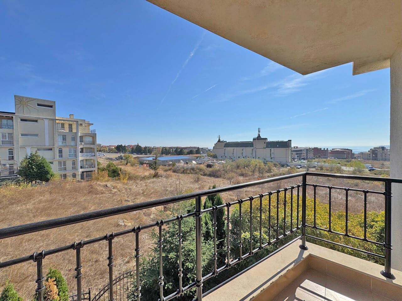 2-Zimmer-Wohnung mit Meerblick in Sveti Vlas – Luxus, Pools und SPA-Einrichtungen das ganze Jahr über