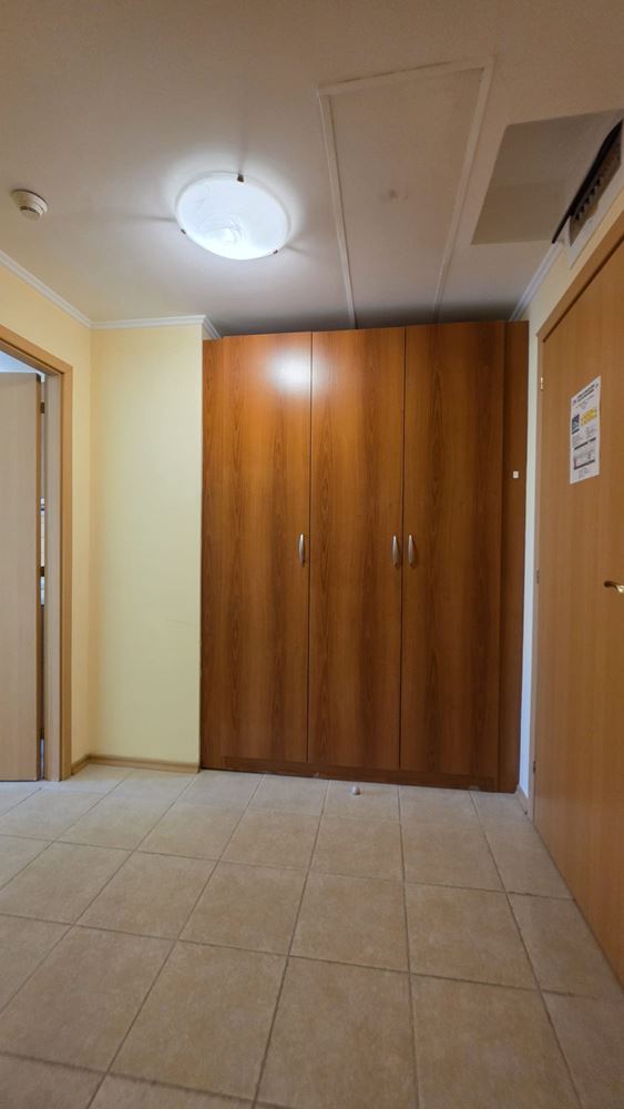 Geräumige 2-Zimmer-Wohnung mit einem Schlafzimmer in erster Meereslinie in Pomorie