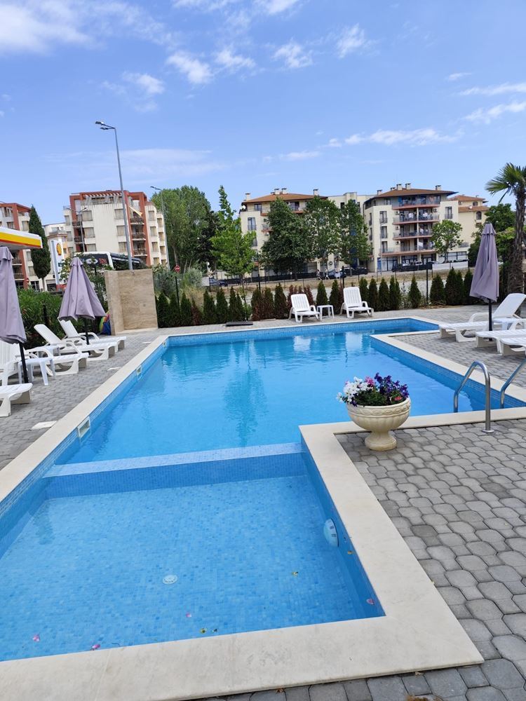 Luxuriöse Drei-Zimmer-Wohnung in einer gepflegten Anlage in Sunny Beach