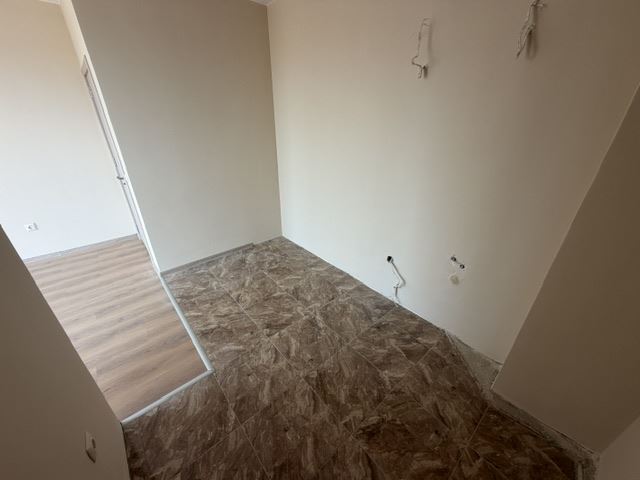 Neue Zweizimmerwohnung mit großzügigem Balkon in einer modernen Anlage in Ravda