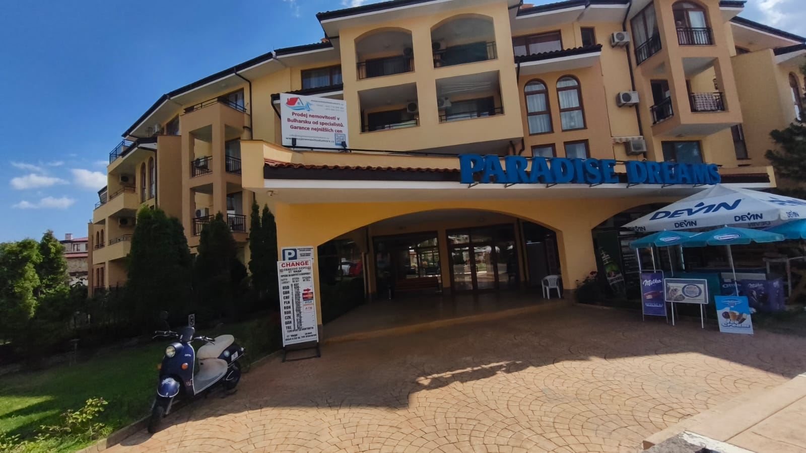 Geräumiges Zwei-Schlafzimmer-Apartment mit Meerblick in Sveti Vlas, nur 200 Meter vom Strand entfernt