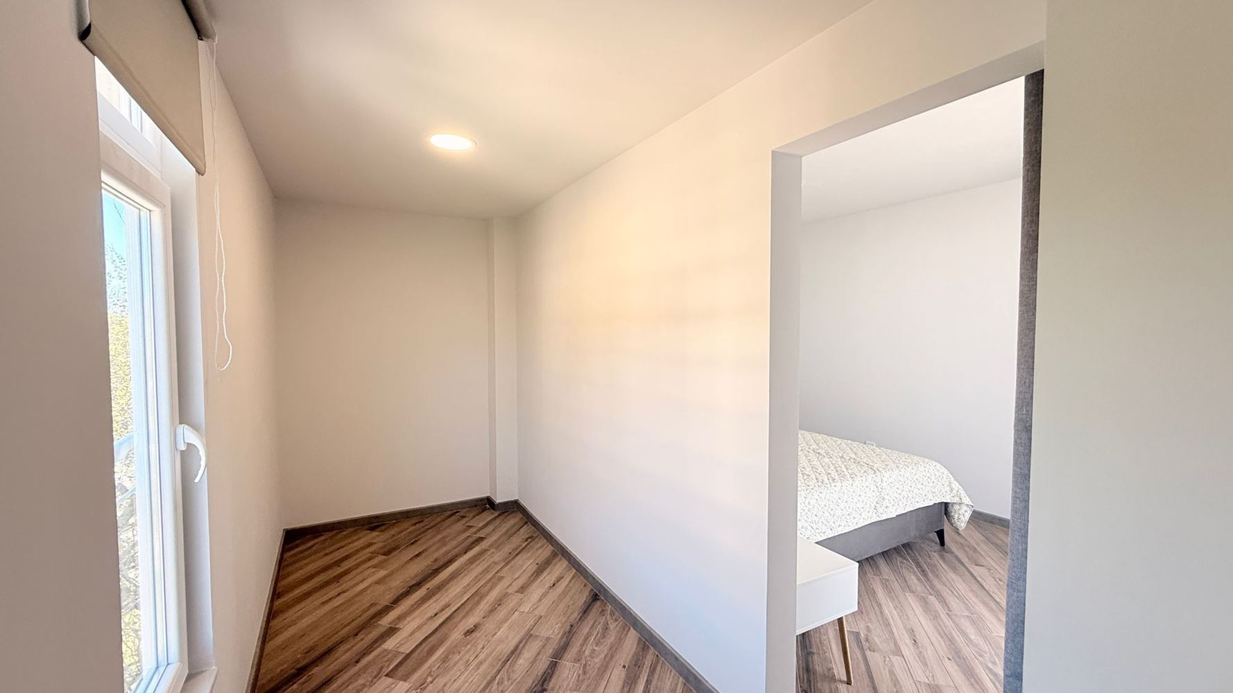 Luxuriöse Wohnung mit drei Schlafzimmern in erster Meereslinie in Ravda – Raum, Prestige und beeindruckendes Meerespanorama