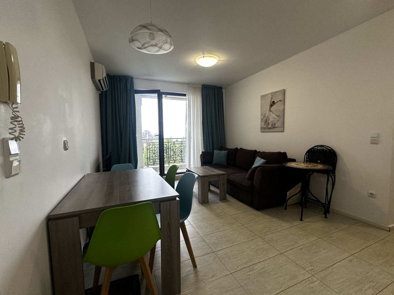 Meerblick und Küstencharme – möblierte Zweizimmerwohnung in erster Meereslinie in Sozopol