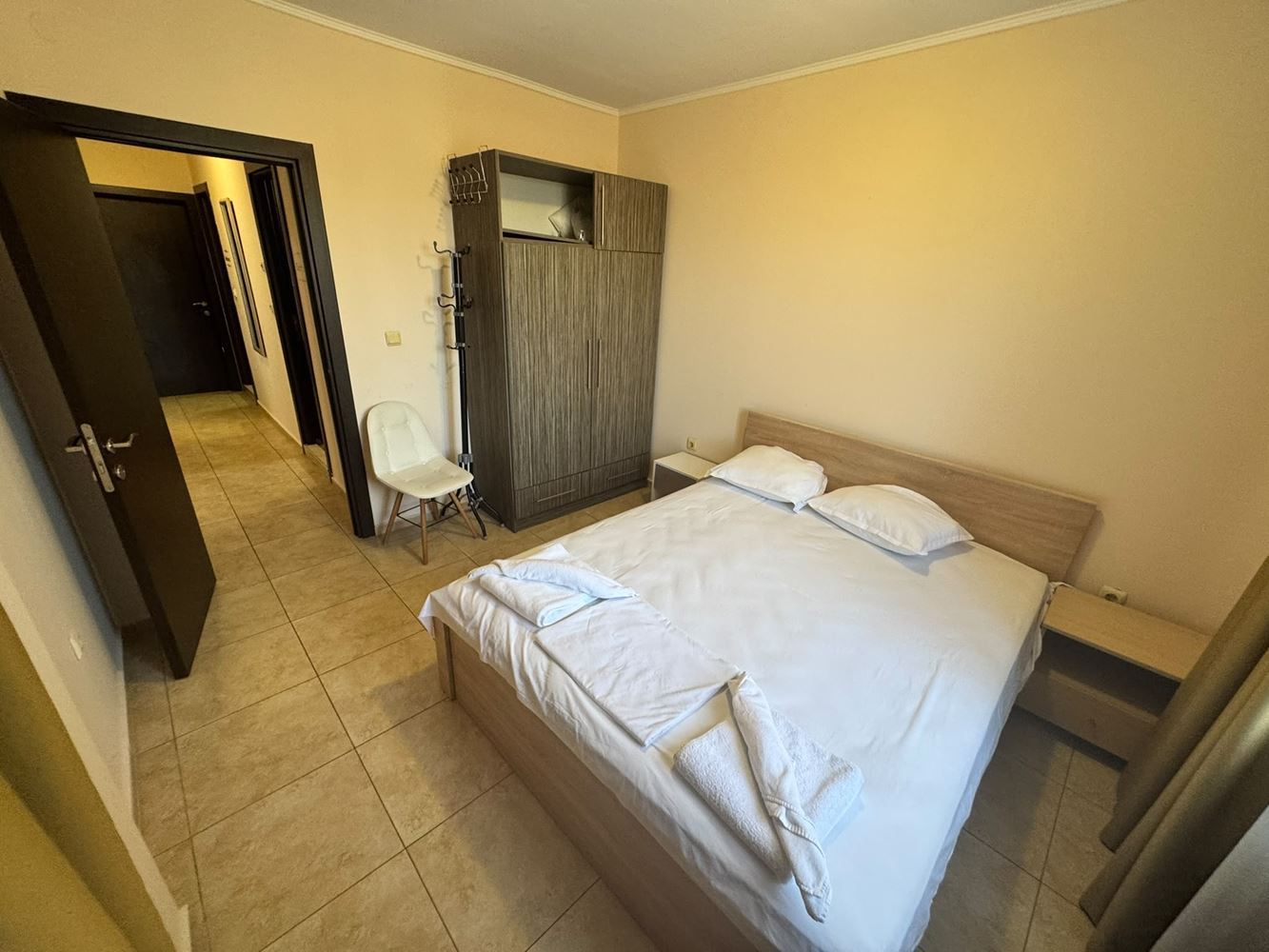 Geräumige Drei-Zimmer-Wohnung mit eigener Atmosphäre und hervorragender Infrastruktur in Nessebar