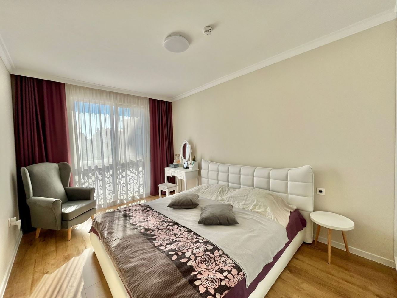 Doppelte 3-Zimmer-Wohnung auf zwei Ebenen im Zentrum von Rawda – Luxus, Komfort und ausgezeichnete Lage am Meer