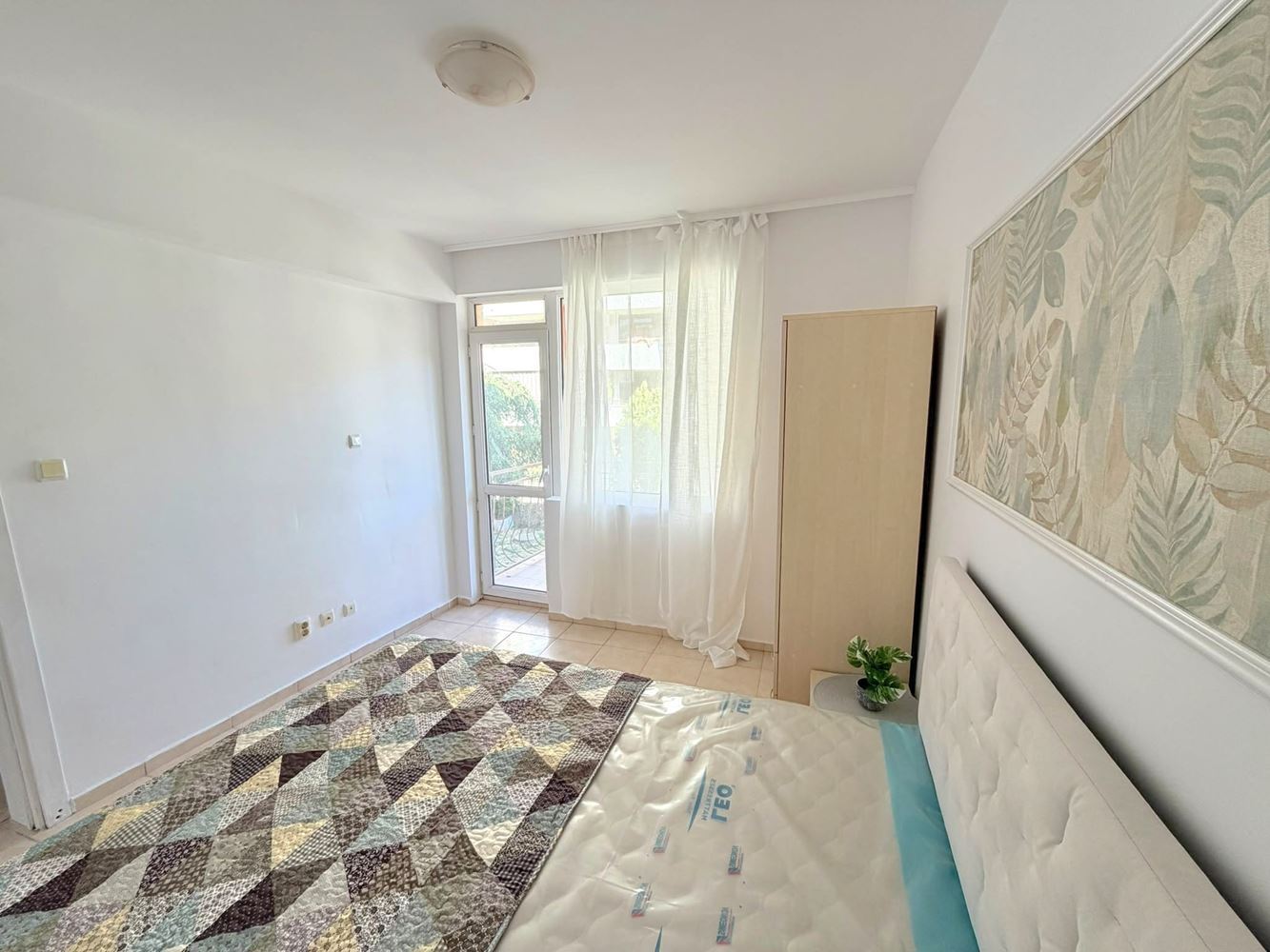 Drei-Zimmer-Wohnung mit Südausrichtung und Blick auf den Pool in Sonnenstrand