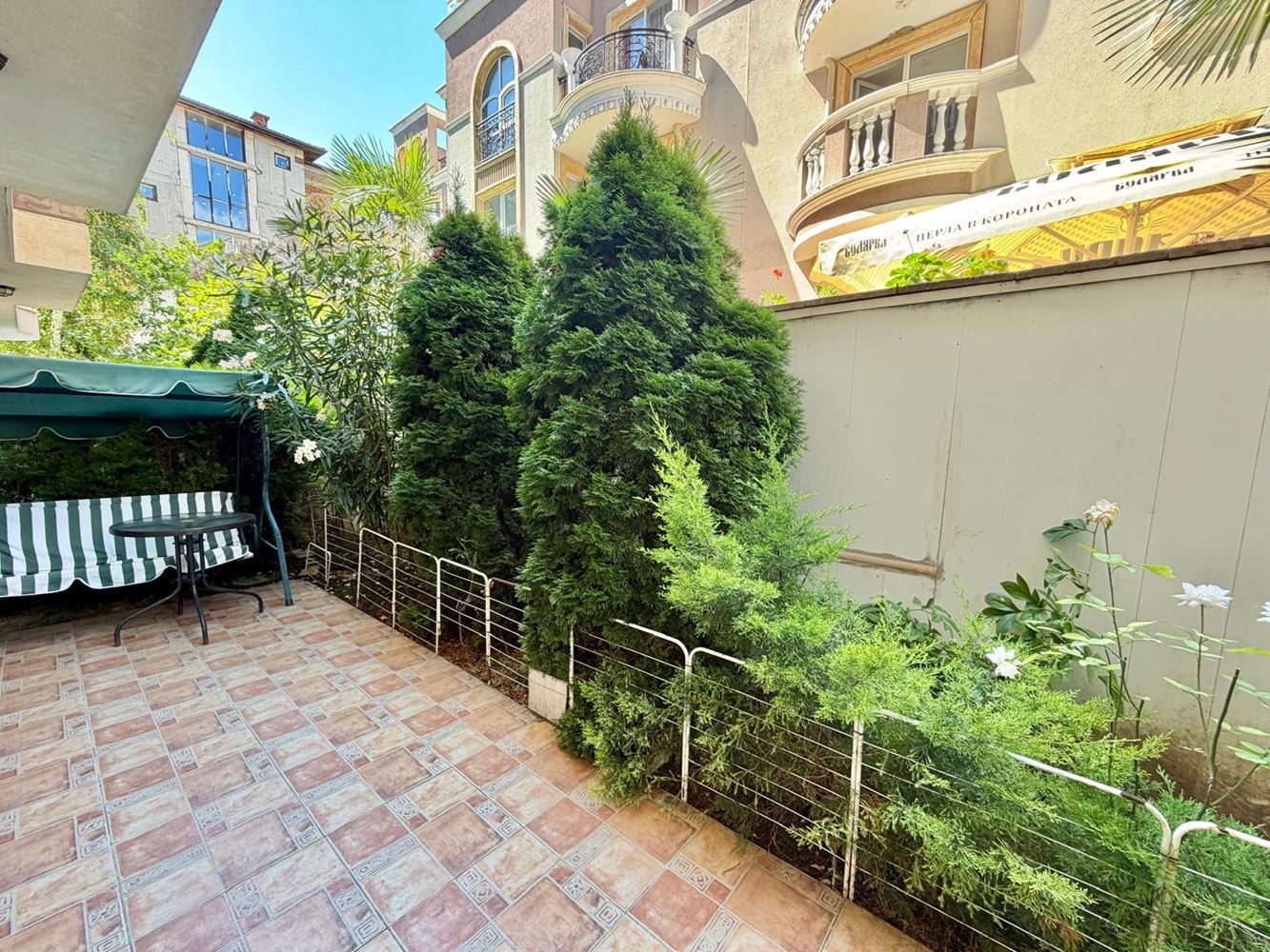 Zweizimmerwohnung mit eigenem Garten in Rawda – nur 200 m vom Meer entfernt