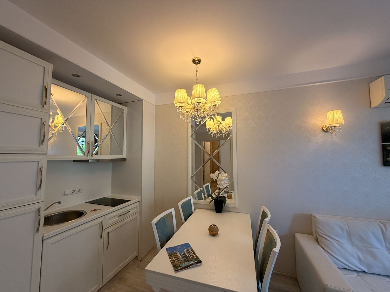 2-Zimmer-Wohnung mit Blick auf den Park und den Swimmingpool in einer prestigeträchtigen Wohnanlage am Sonnenstrand