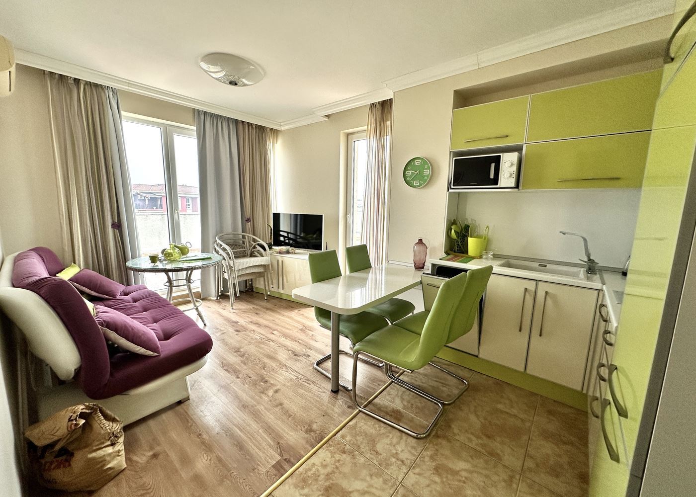 Geräumige 3-Zimmer-Wohnung mit Meerblick in Ravda