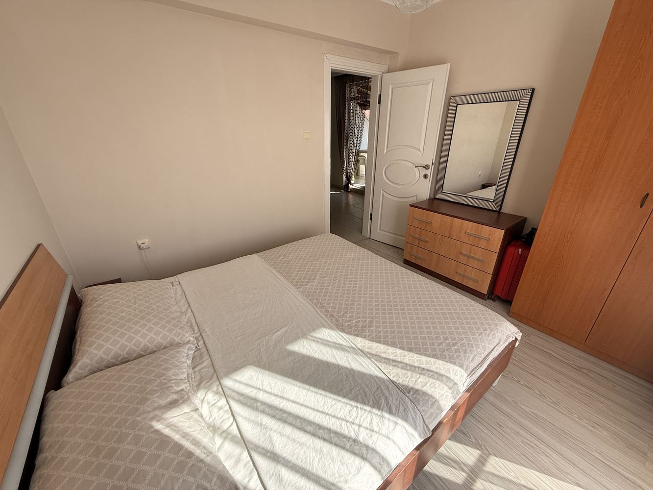 3-Zimmer-Wohnung mit zwei Schlafzimmern und zwei Terrassen in einer ruhigen Anlage in Sonnenstrand