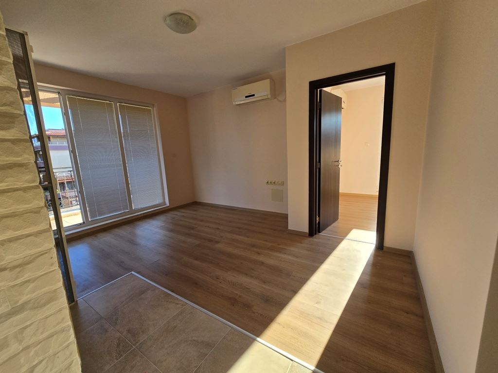 Neue Wohnung mit einem Schlafzimmer in Pomorie – renoviert, bereit zur Möblierung, mit geräumigem Balkon und Grill