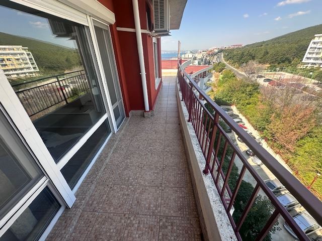 Penthouse mit Panoramameerblick und privatem Strandzugang in Sveti Vlas