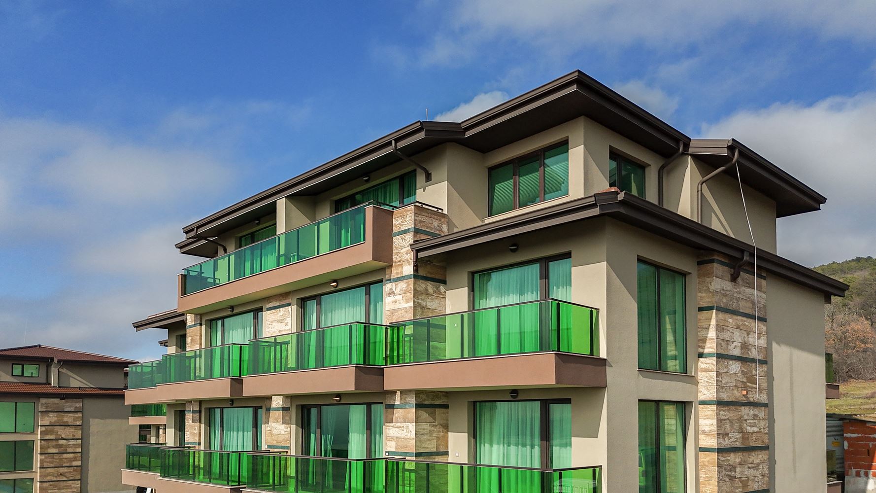 Zweizimmerwohnung mit Meerblick und Designer-Renovierung in einer grünen Anlage in Sonnenstrand