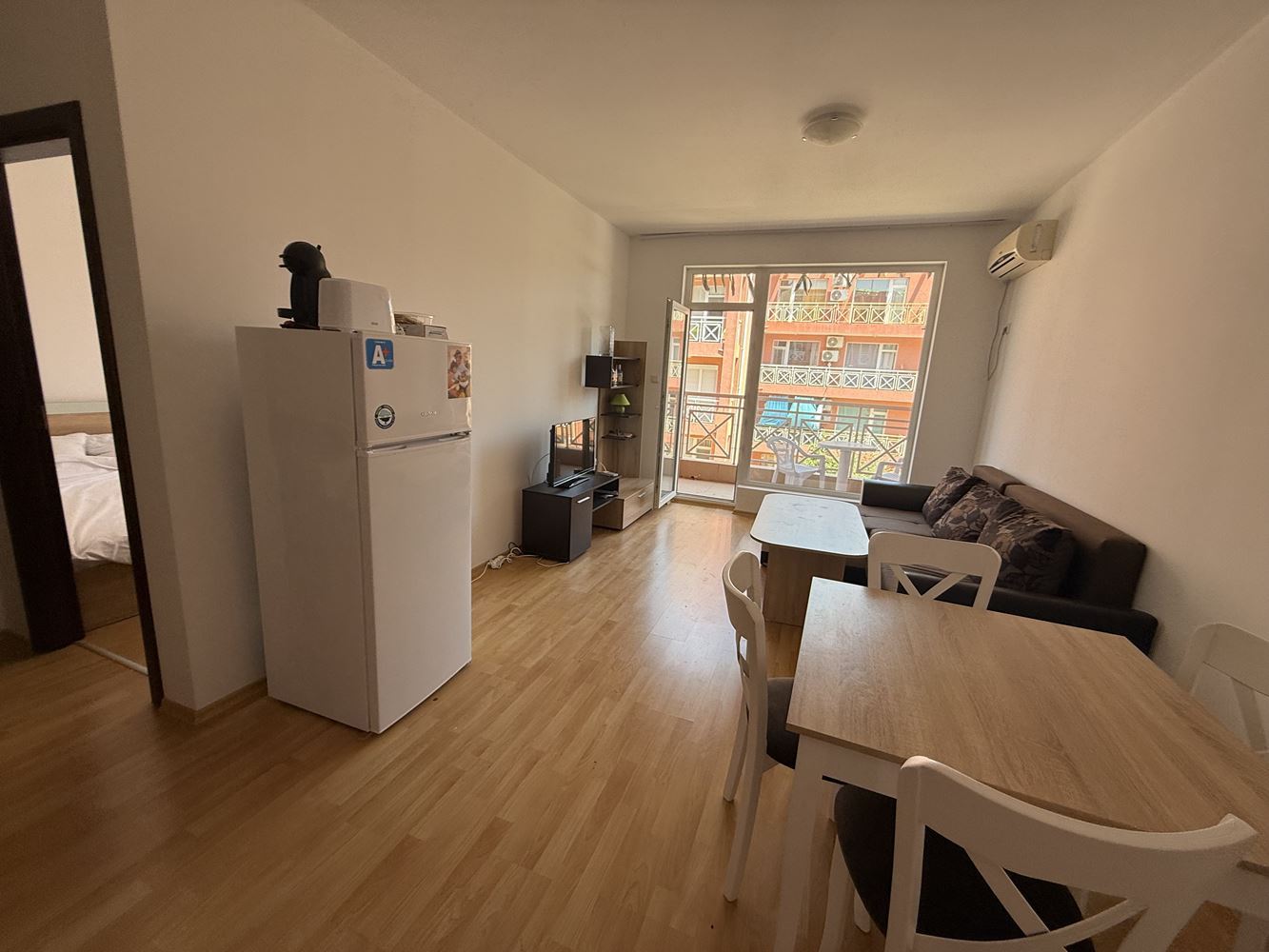 Möblierte Ein-Zimmer-Wohnung mit Poolblick in Sonnenstrand