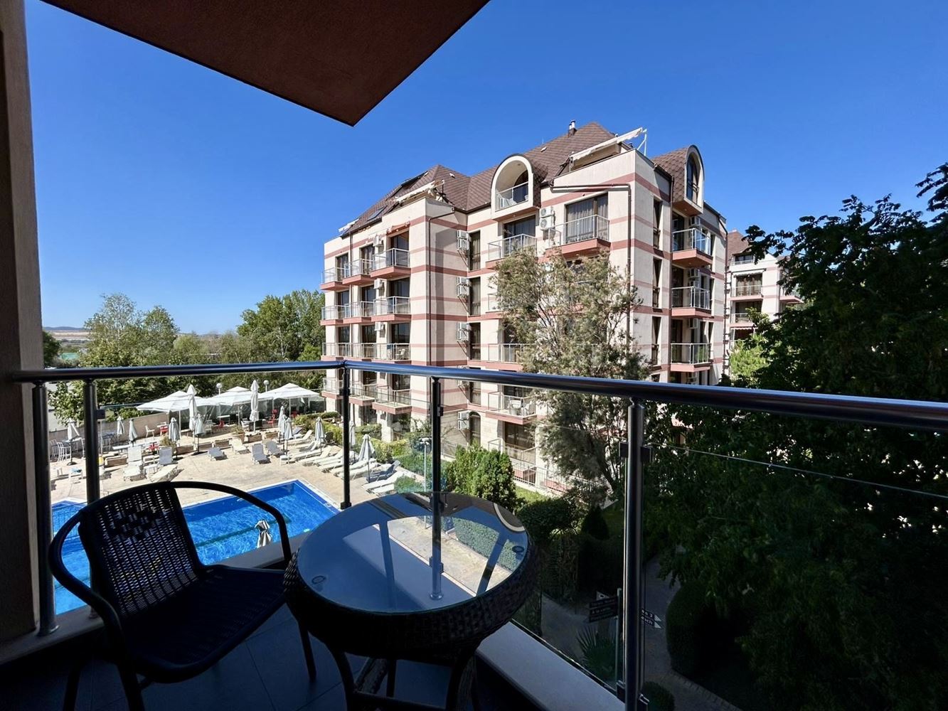 Gemütliche 2-Zimmer-Wohnung mit Pool- und Grünanlagenblick in einem großartigen Komplex in Sonnenstrand