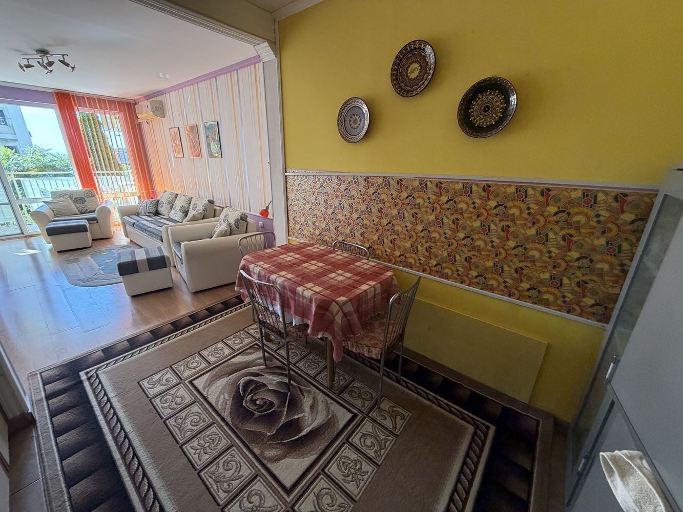 Zweizimmerwohnung mit großzügiger Terrasse und Meerblick in Sveti Vlas – 300 Meter vom Strand entfernt
