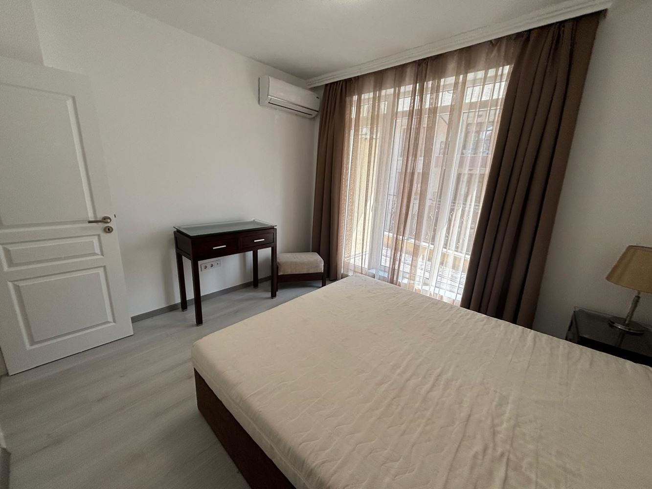Geräumige Wohnung mit einem Schlafzimmer in Ravda, 200 m vom Strand entfernt – ohne Instandhaltungsgebühr und bezugsfertig