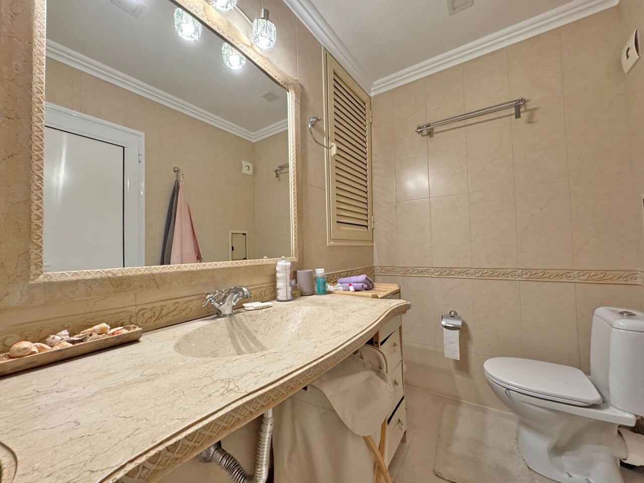 Luxuriöse Maisonette mit drei Schlafzimmern in Sonnenstrand – Großzügigkeit, Stil und Komfort. Niedrige Instandhaltungsgebühr!