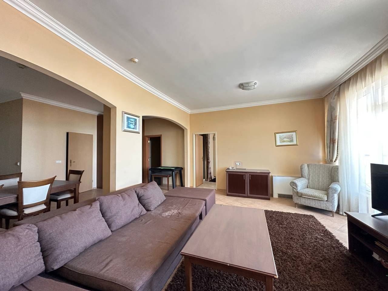 Geräumige Wohnung mit Meerblick in erster Meereslinie in Pomorie – Ferienimmobilie mit dem Gefühl eines luxuriösen Resorts