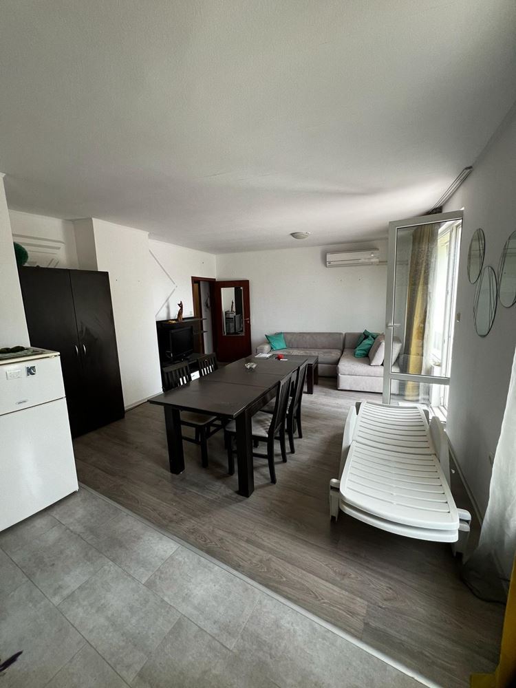 Die perfekte Ferieninvestition mit ausgezeichneter Lage – geräumige Wohnung 100 Meter vom Meer entfernt