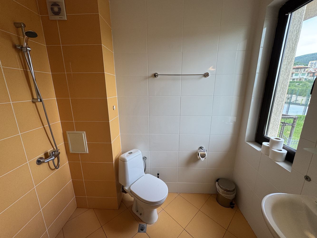 Kompaktes Studio mit Panoramablick auf die Berge in Sweti Wlas – Komfort, Natur und ausgezeichnete Infrastruktur