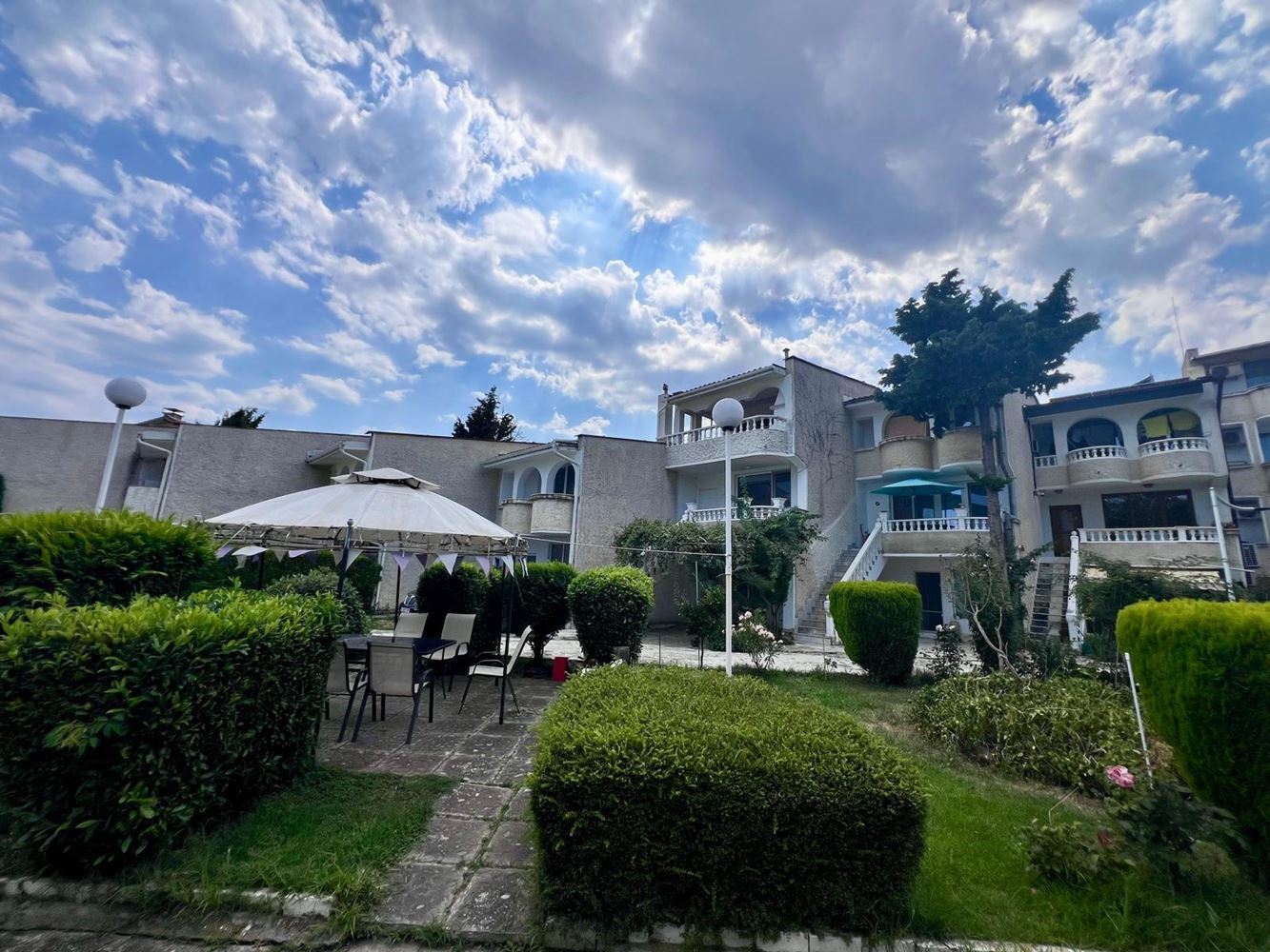 Direkt am Meer in Ravda – Maisonette mit zwei Schlafzimmern, Meerblick und eigenem Stellplatz