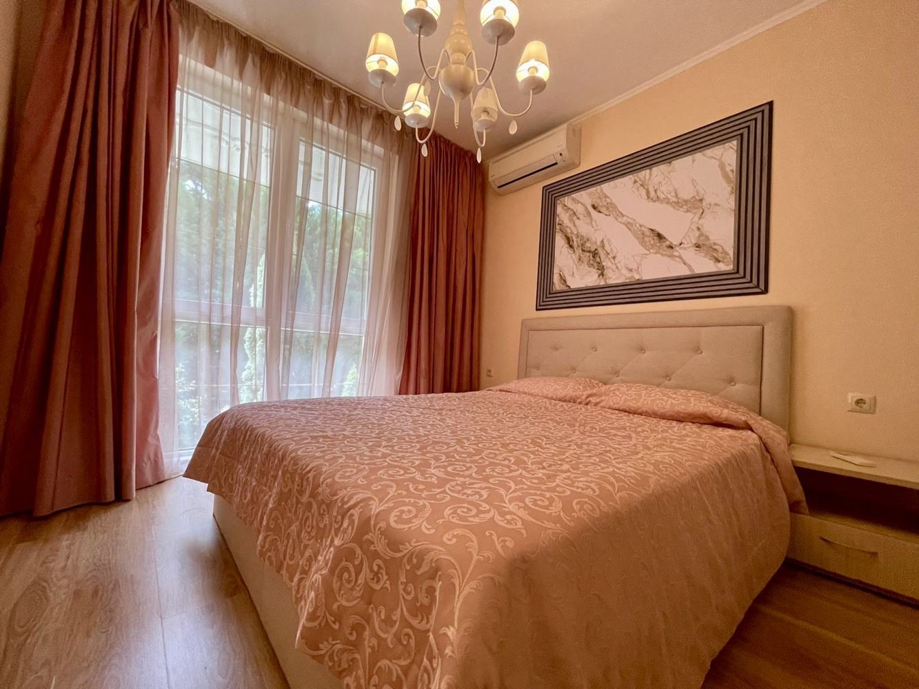 Luxuriöses Maisonette-Apartment mit Garten in Elite-Komplex – Komfort und Entspannung in Meeresnähe