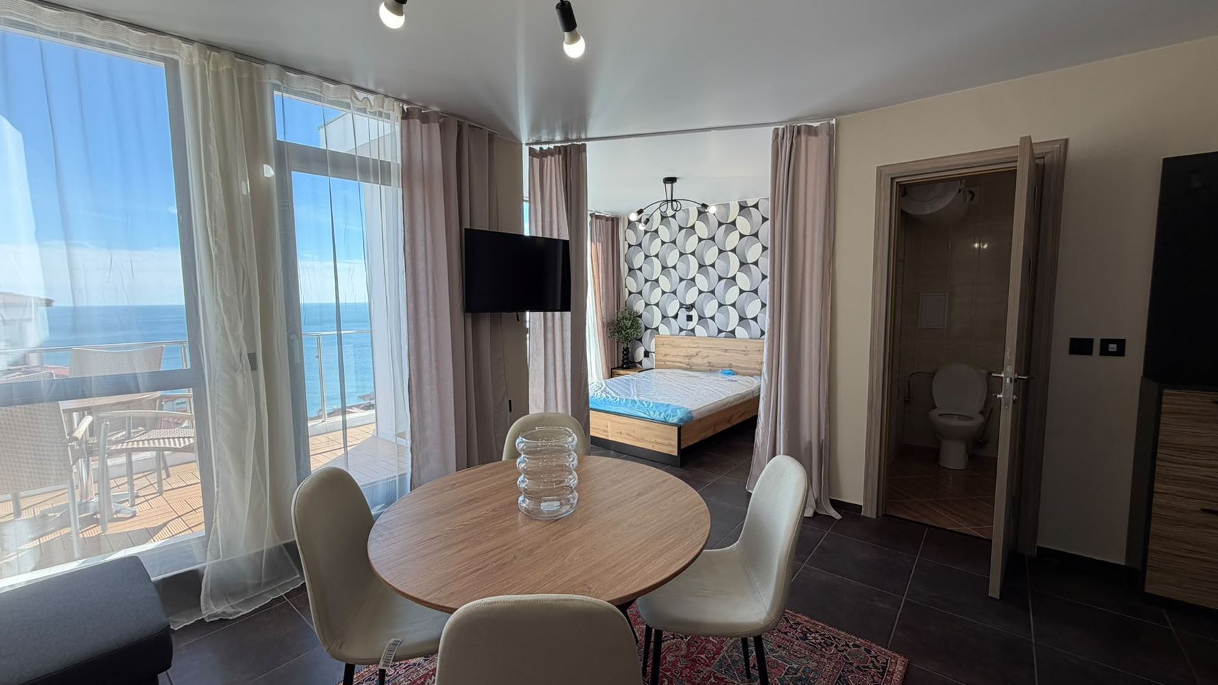 Studio mit Panoramablick auf das Meer, nur 50 Meter vom Strand entfernt in Sweti Wlas