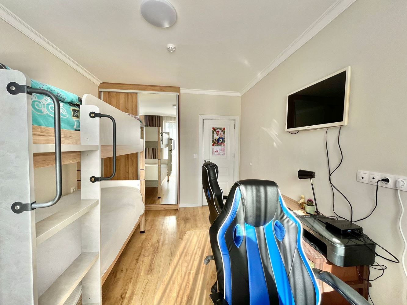 Luxuriöse Drei-Zimmer-Wohnung auf zwei Ebenen im Herzen von Rawda – Neubau mit Swimmingpool und Premium-Komfort