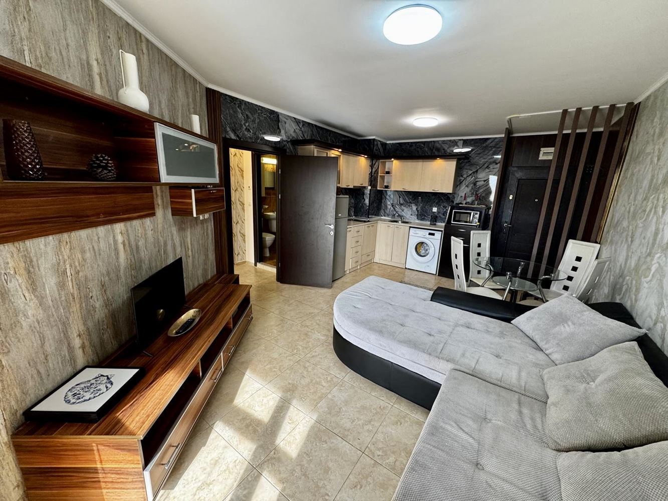 Geräumige Wohnung mit einem Schlafzimmer und Poolblick in Nessebar