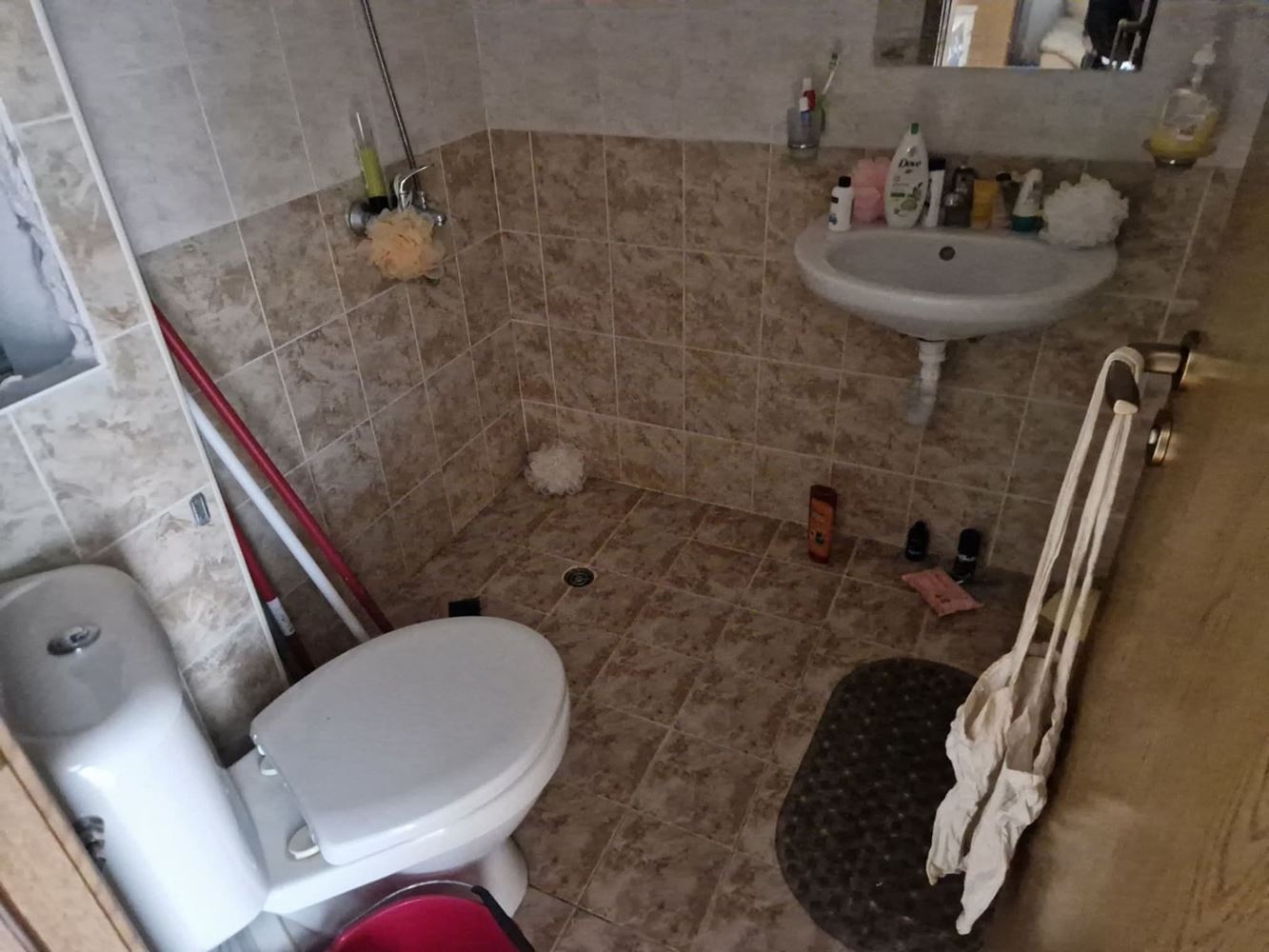 Gemütliche Zweizimmerwohnung mit Blick auf den Pool in einer hervorragend gepflegten Anlage – ideal für Urlaub und Investition