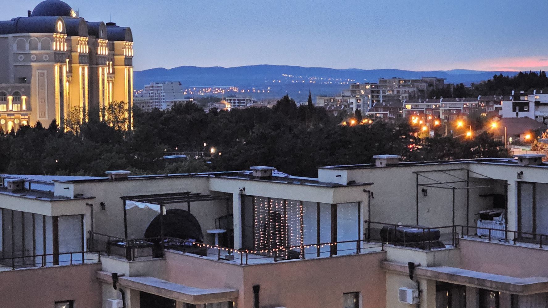 Zweizimmer-Maisonette mit großer Panoramaterrasse in einer prestigeträchtigen Anlage in Sveti Vlas