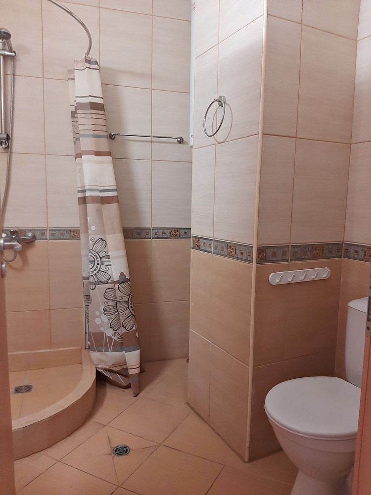 Geräumige 2-Zimmer-Wohnung mit Poolblick in Sonnenstrand