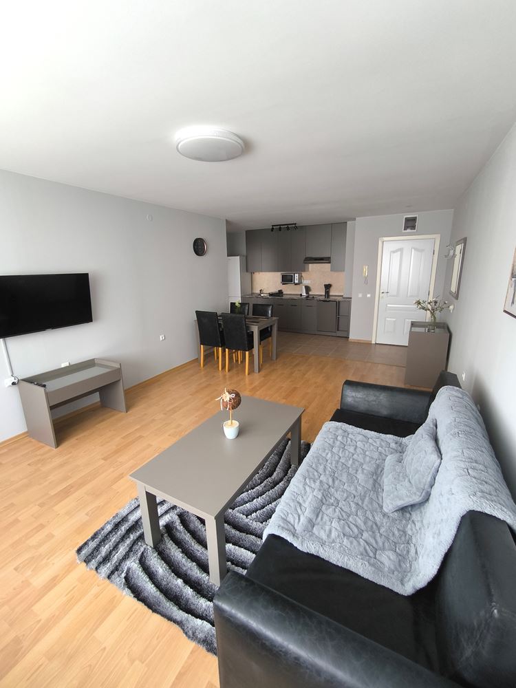 Luxuriöse Wohnung mit einem Schlafzimmer in erster Meereslinie in Sveti Vlas