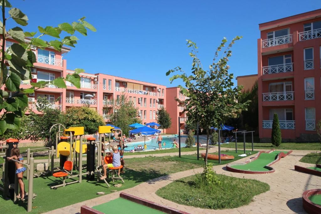 Studio in einer gepflegten Anlage nahe Sonnenstrand mit Swimmingpool, Parkplatz und Sportmöglichkeiten