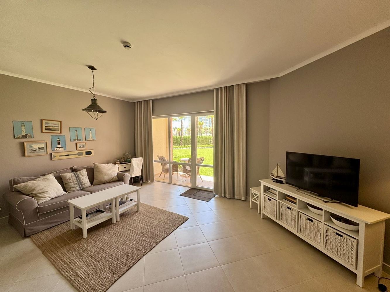 Luxuriöse Einzimmerwohnung in einem prestigeträchtigen First-Line-Komplex – Komfort, Stil und endlose Annehmlichkeiten