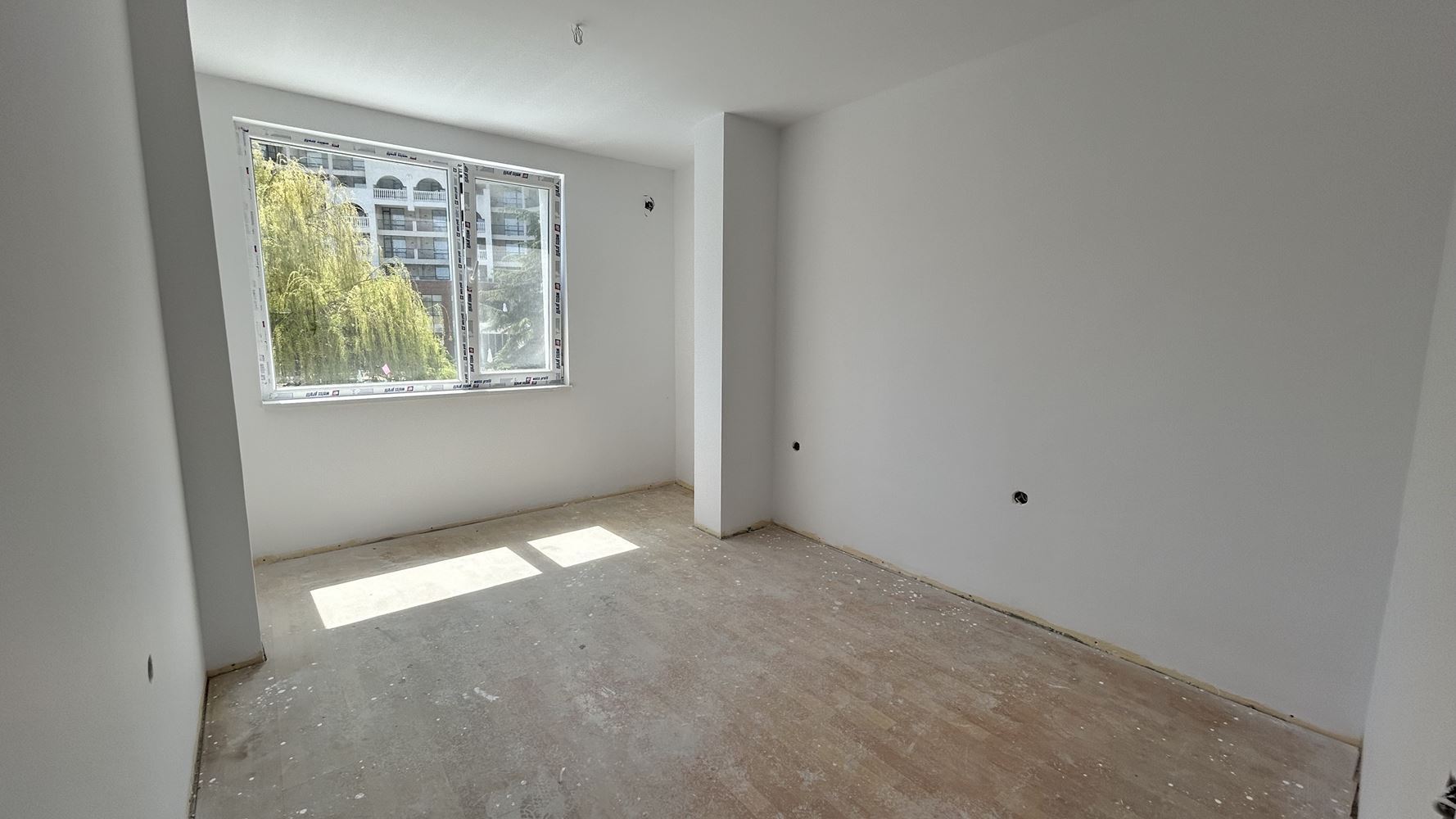 Apartment mit zwei Schlafzimmern, Südausrichtung in erster Meereslinie – Raum, Komfort und ausgezeichnete Investition