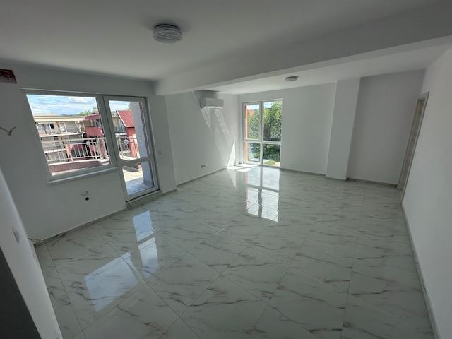 Nagelneue schlüsselfertige 3-Zimmer-Wohnung mit Dachterrasse