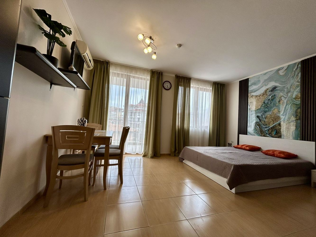 Geräumiges Studio mit Poolblick in Nessebar – eine ausgezeichnete Investition und gemütliches Zuhause am Meer