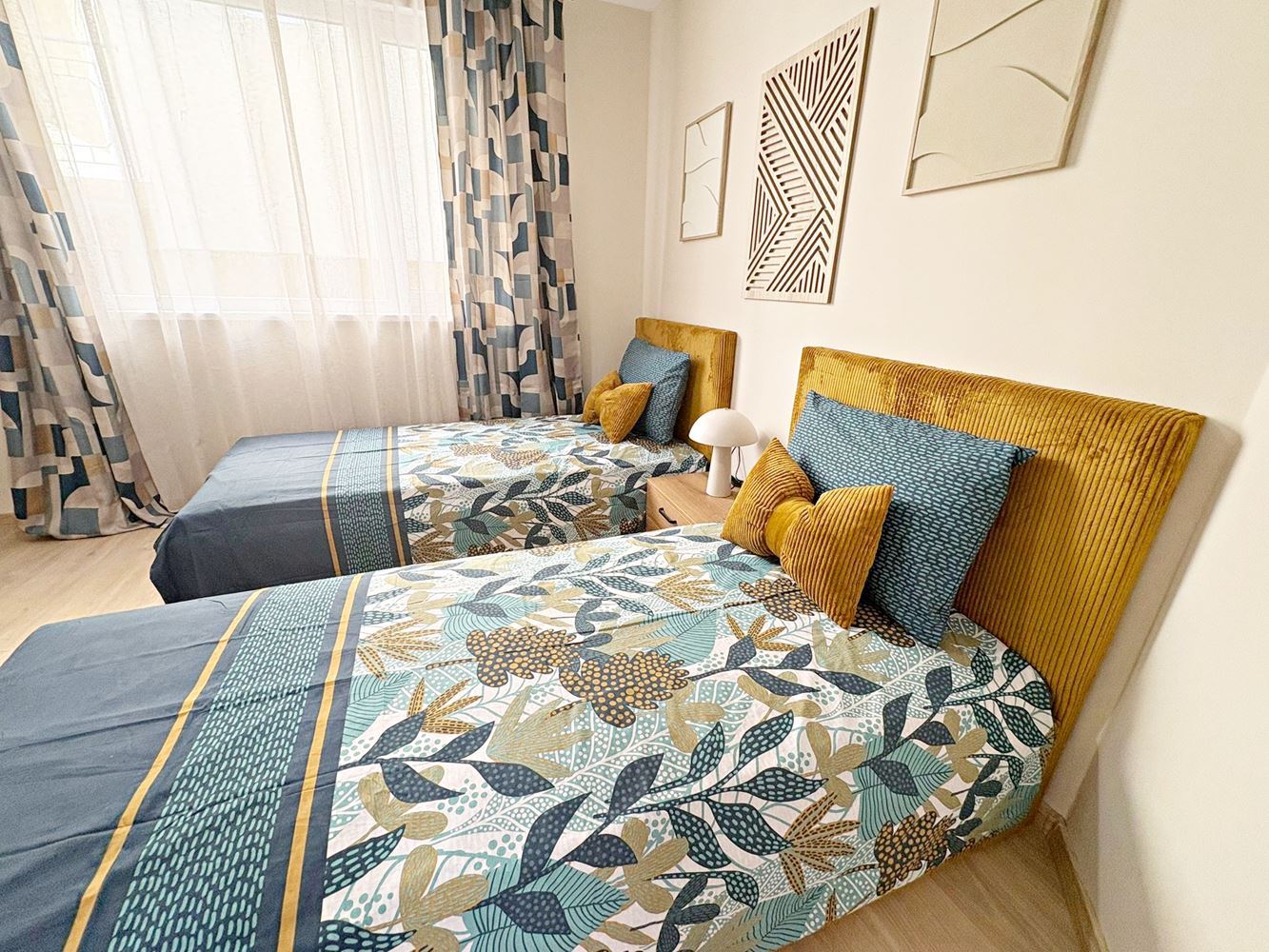 Zwei unabhängige Wohneinheiten mit Meerblick im Zentrum von Sveti Vlas – Designer-Interieur und eigener Parkplatz