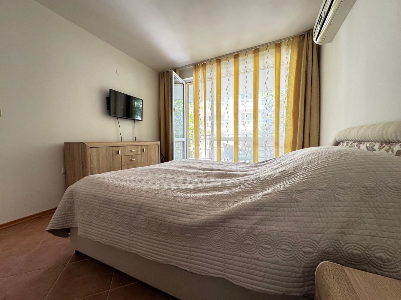 Geräumige Wohnung mit einem Schlafzimmer in Pomorie – mit großer Terrasse und ausgezeichnetem Investitionspotenzial