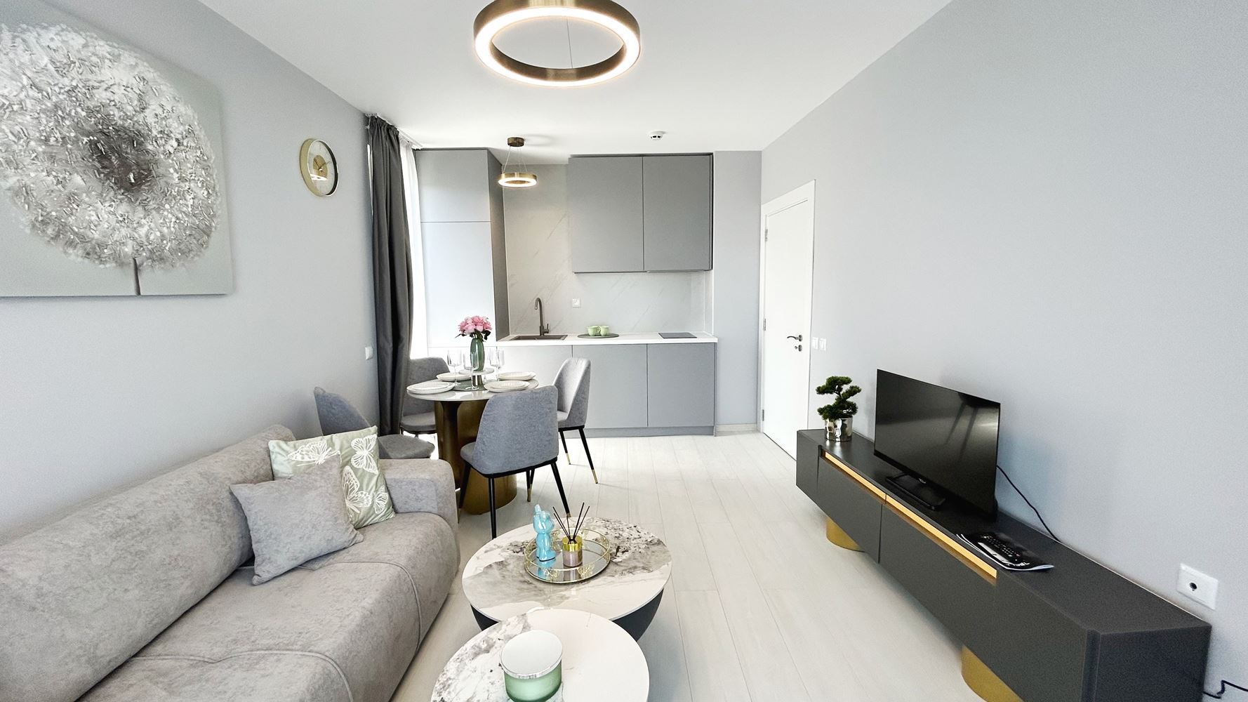 Elegante 3-Zimmer-Wohnung mit Panoramablick auf das Meer in erster Meereslinie in Sonnenstrand