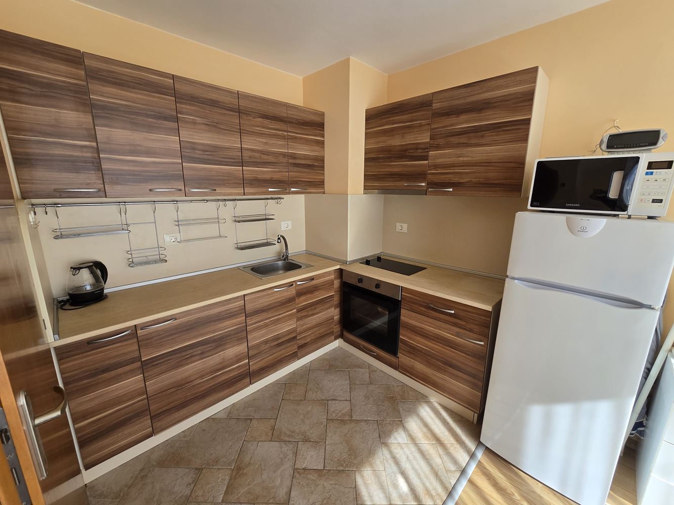 Panoramablick auf das Meer in erster Meereslinie – möblierte Zweizimmerwohnung mit einem Schlafzimmer in Sveti Vlas