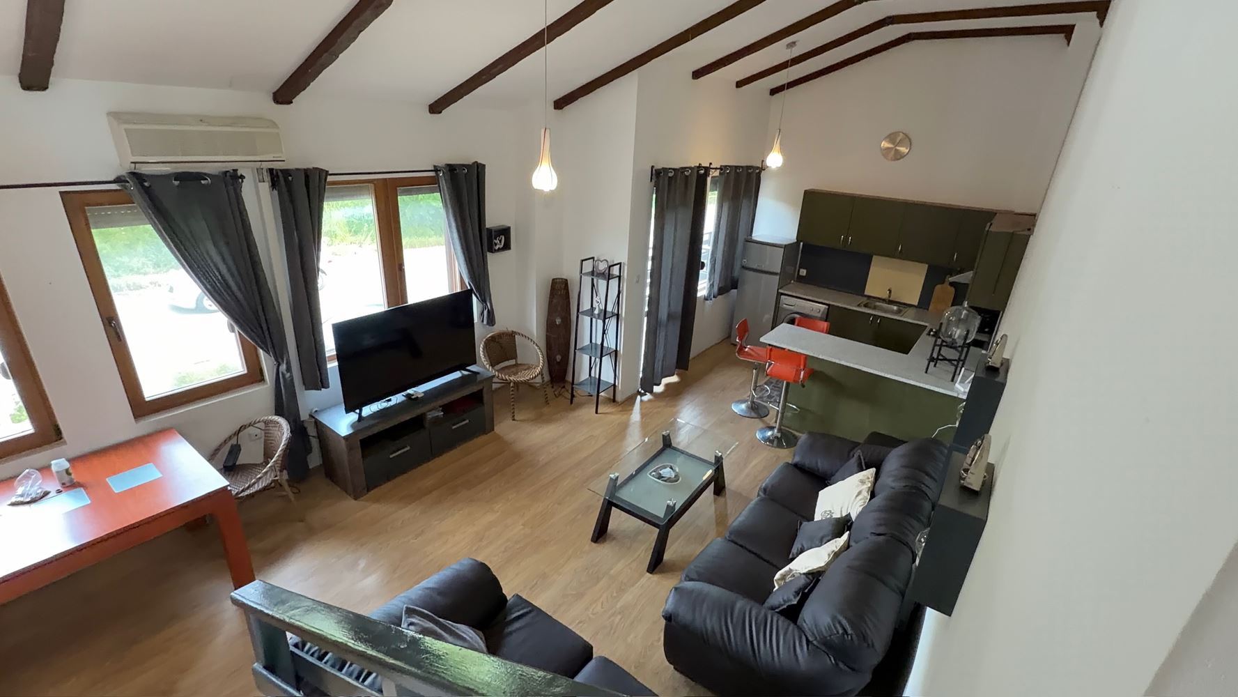 Gemütliche Maisonettewohnung mit zwei Schlafzimmern und niedrigen jährlichen Nebenkosten in Sonnenstrand