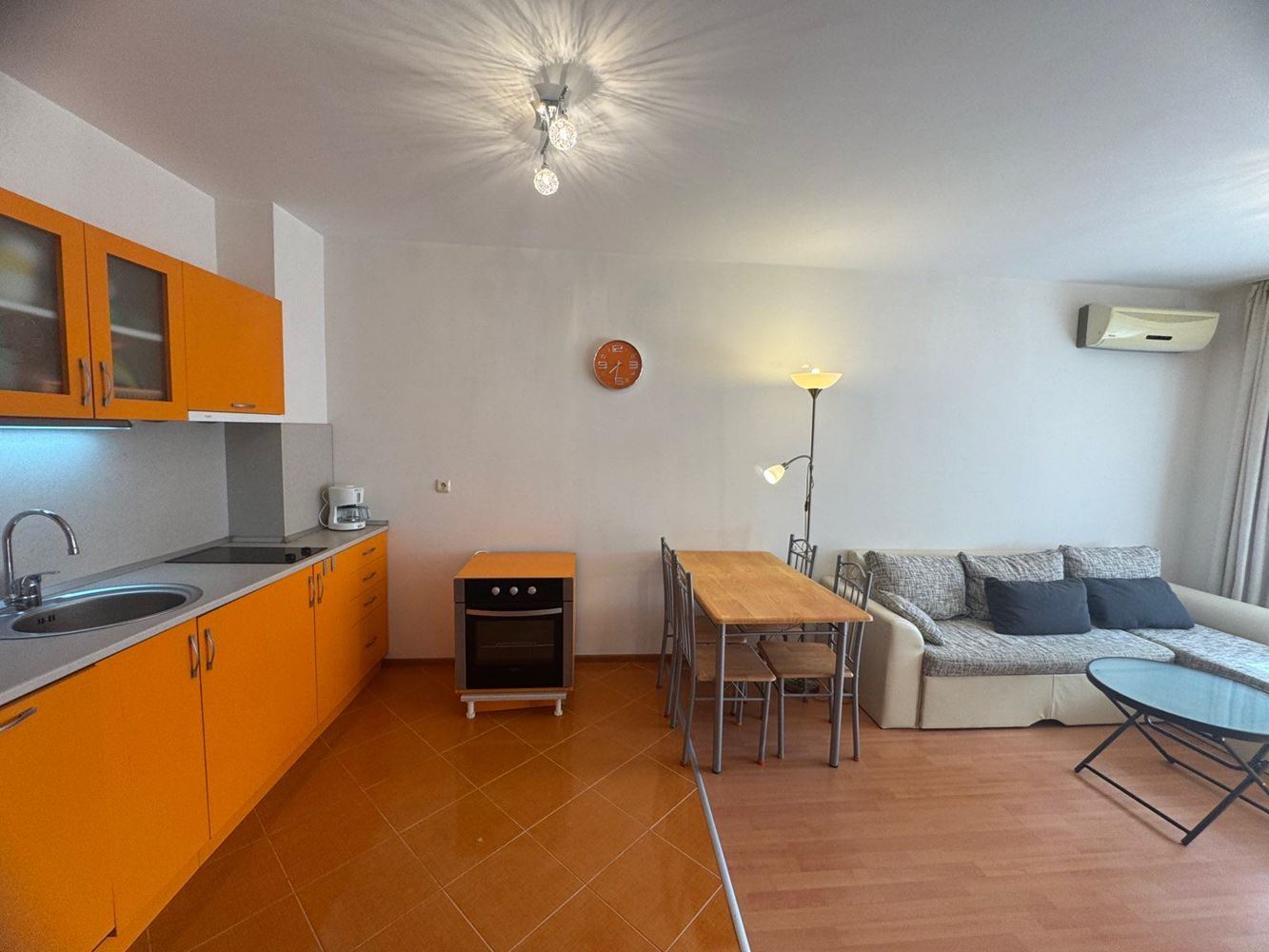 Erdgeschoss-Wohnung mit einem Schlafzimmer in der Altstadt von Pomorie – nahe am Meer