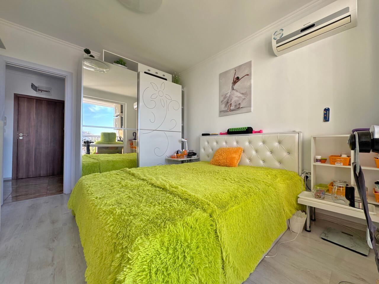 Geräumiges möbliertes Studio in Sveti Vlas – 200 Meter vom Strand entfernt, mit luxuriösem SPA-Zentrum und hervorragender Ausstattung