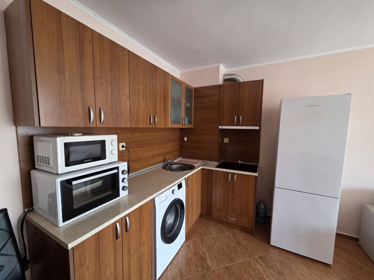 Studio mit Poolblick in Sveti Vlas – eine ausgezeichnete Option für Investition, Wohnen oder Sommerurlaub