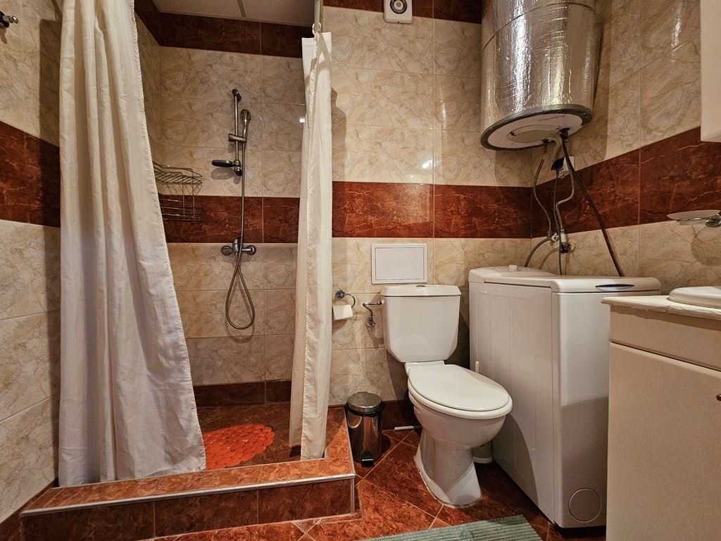 2-Zimmer-Wohnung in erster Meereslinie in einer bewachten Anlage in Elenite