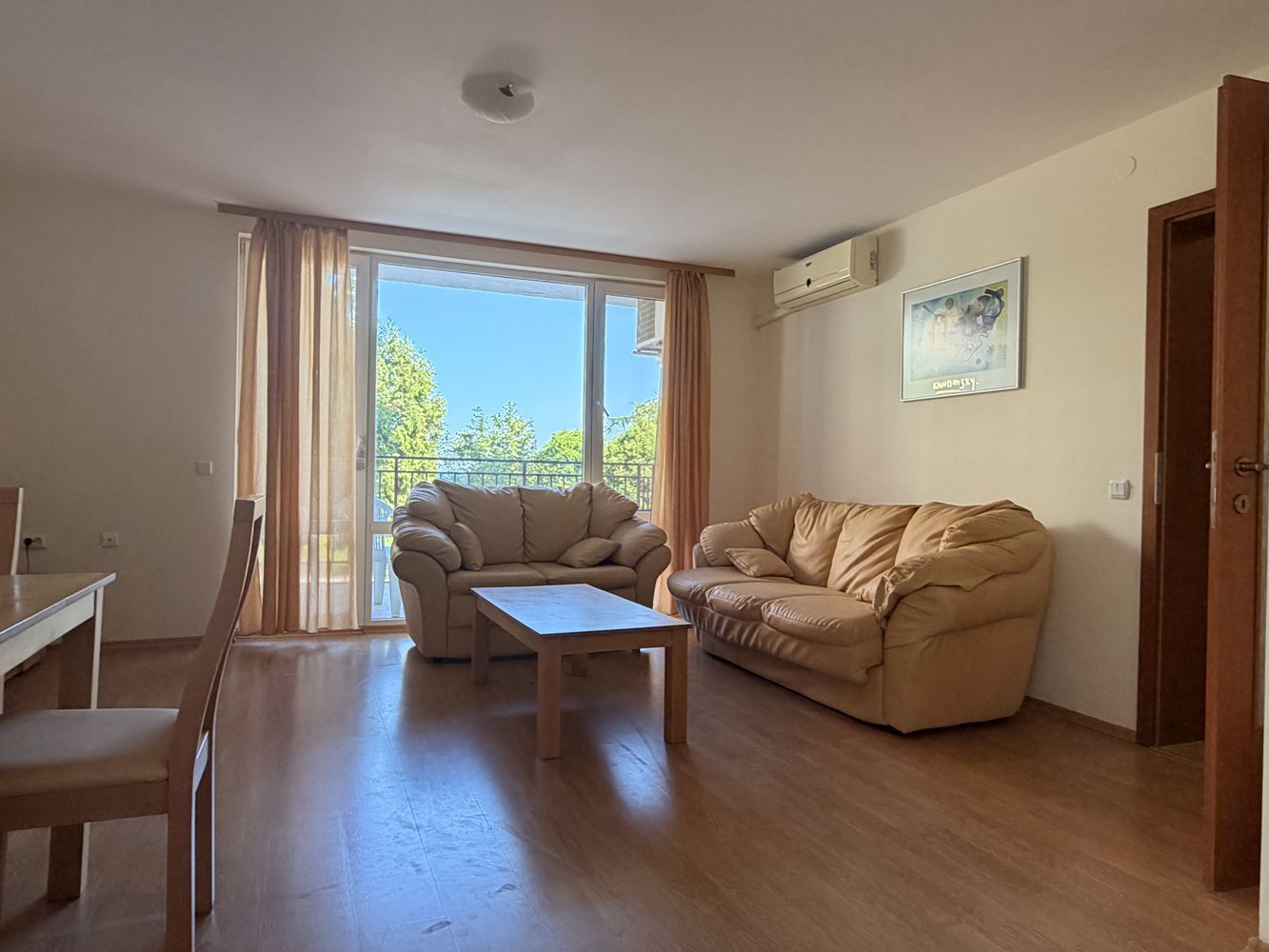 Absolute erste Meereslinie in Sveti Vlas! Geräumige Zweizimmerwohnung mit wunderschönem Meerblick