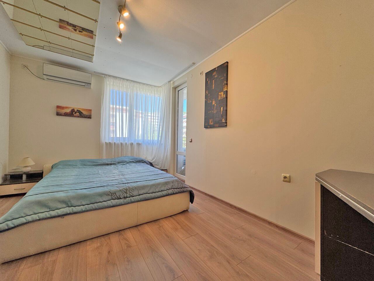 Zwei-Zimmer-Wohnung in einem Luxuskomplex in erster Meereslinie in Sveti Vlas